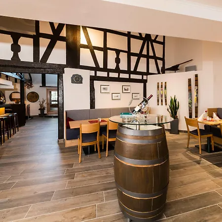 Hotel Halfenstube & 1894 Senheim