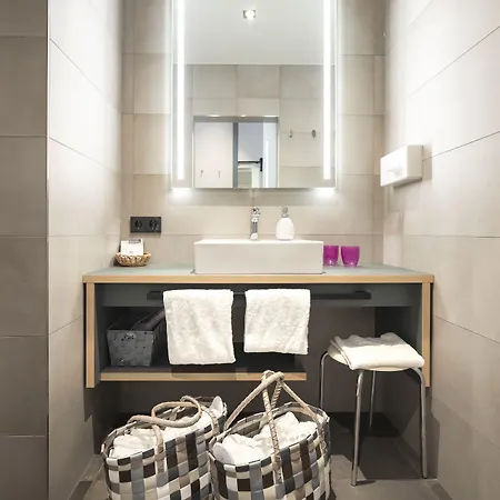 Halfenstube & 1894 4*