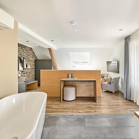 Halfenstube & 1894 Otel 4*