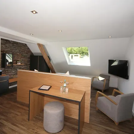 Halfenstube & 1894 4* Senheim