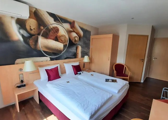 Halfenstube & 1894 4*