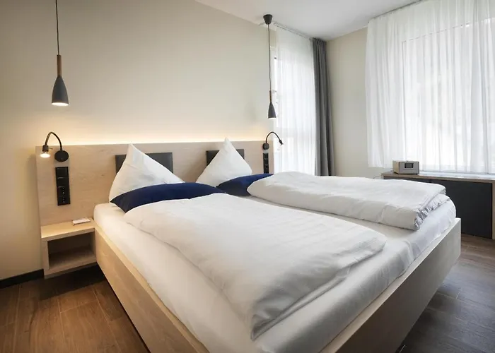 Hotel Halfenstube & 1894 Senheim