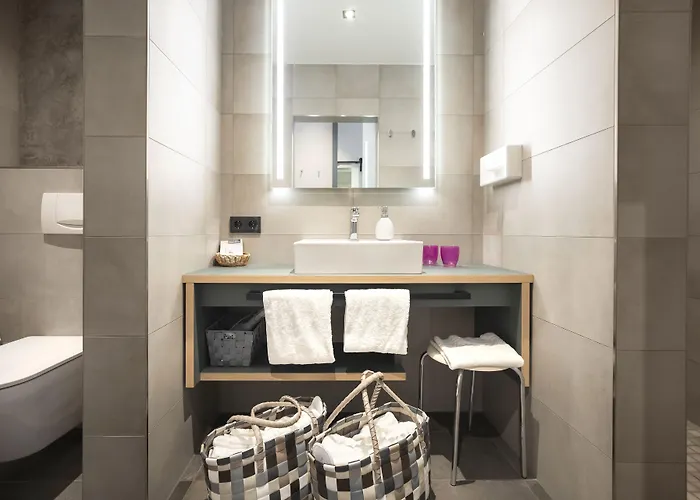 Halfenstube & 1894 4*