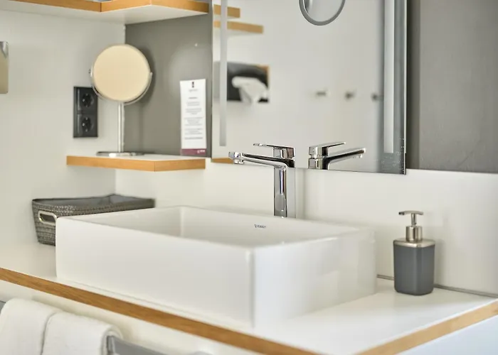 Halfenstube & 1894 Hotel Senheim