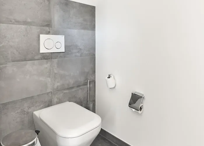 Halfenstube & 1894 4*