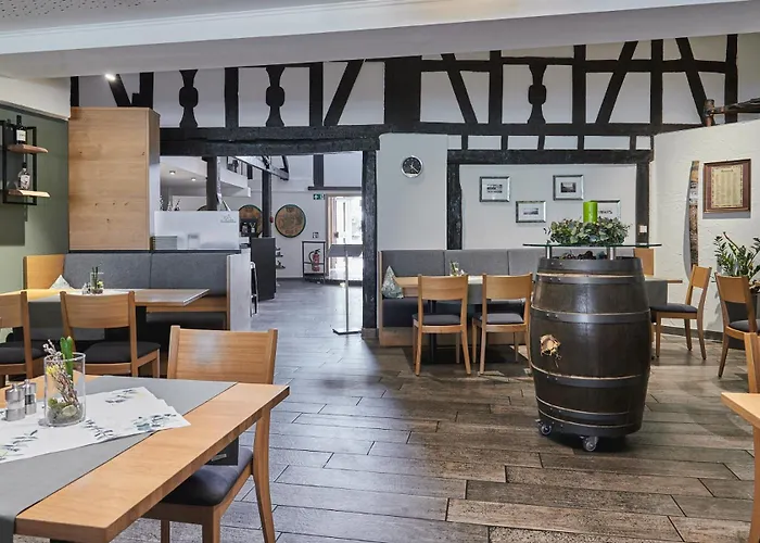 Halfenstube & 1894 4*