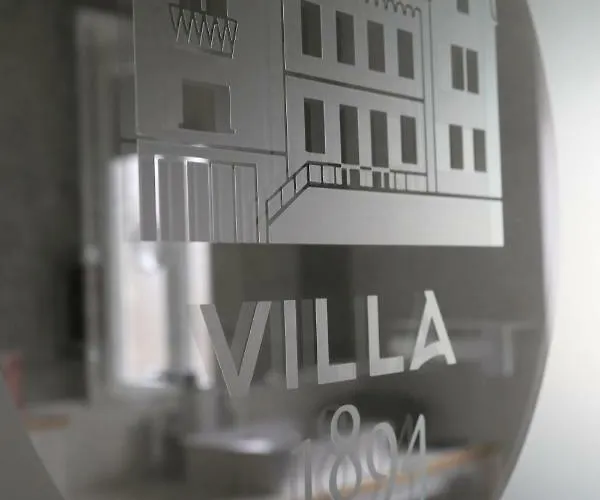 Halfenstube & 1894 4*